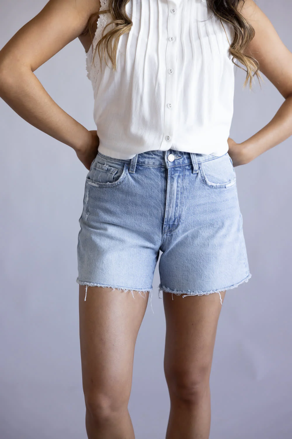Vervet Boyfriend Fray Hem Denim Shorts for Women | T6750 - Image 3