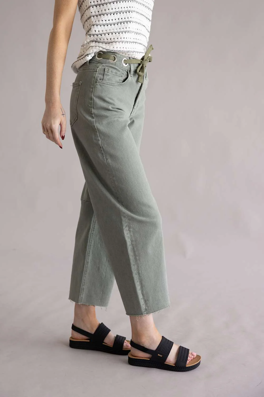 Vervet Drawstring High Rise Wide Barrel Jeans for Women in Green | T70410LV - Image 5