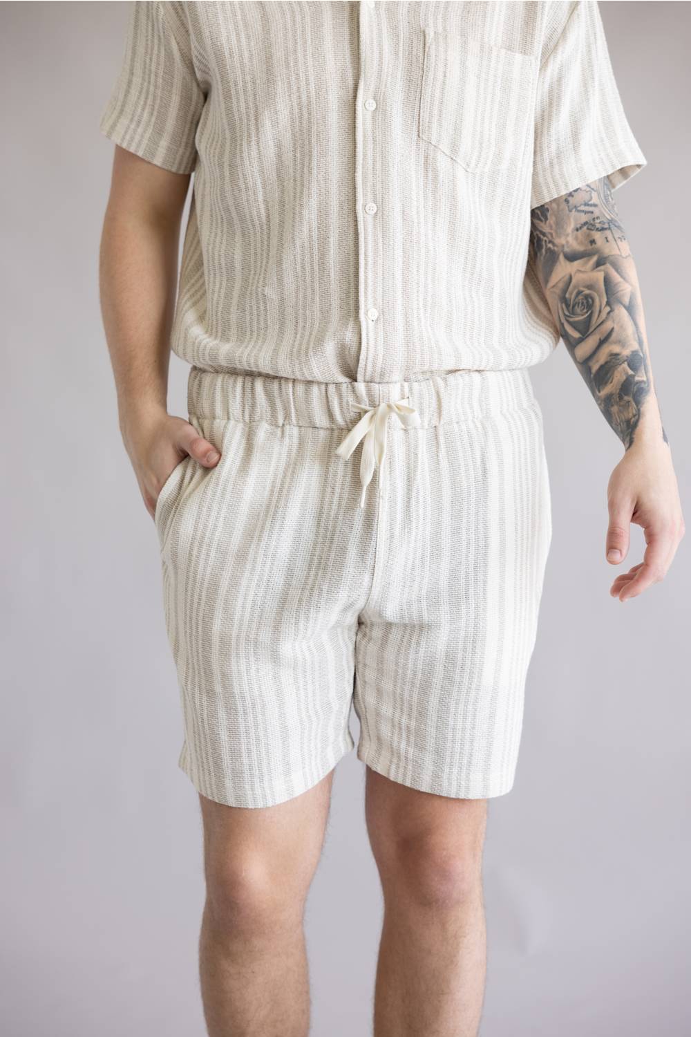 Vintage Summer Basketweave Shorts for Men in Tan | V85902 TAN STRIPE - Image 2