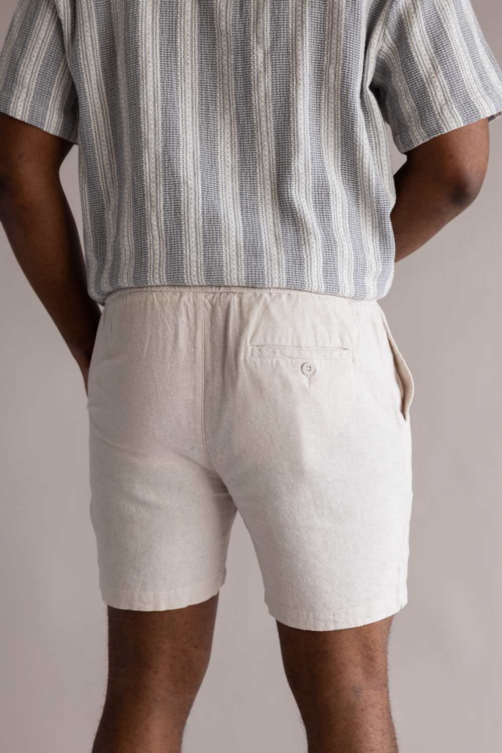 Vintage Summer Linen Shorts for Men in Sand | V63902 SAND - Image 4