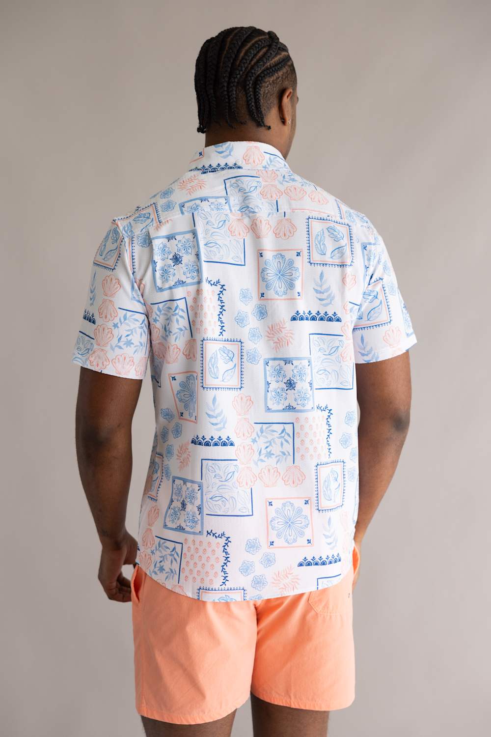 Vintage Summer Seersucker Button Down Shirt for Men in White Shell Print | V81906 WHITE PATCHWORK - Image 2