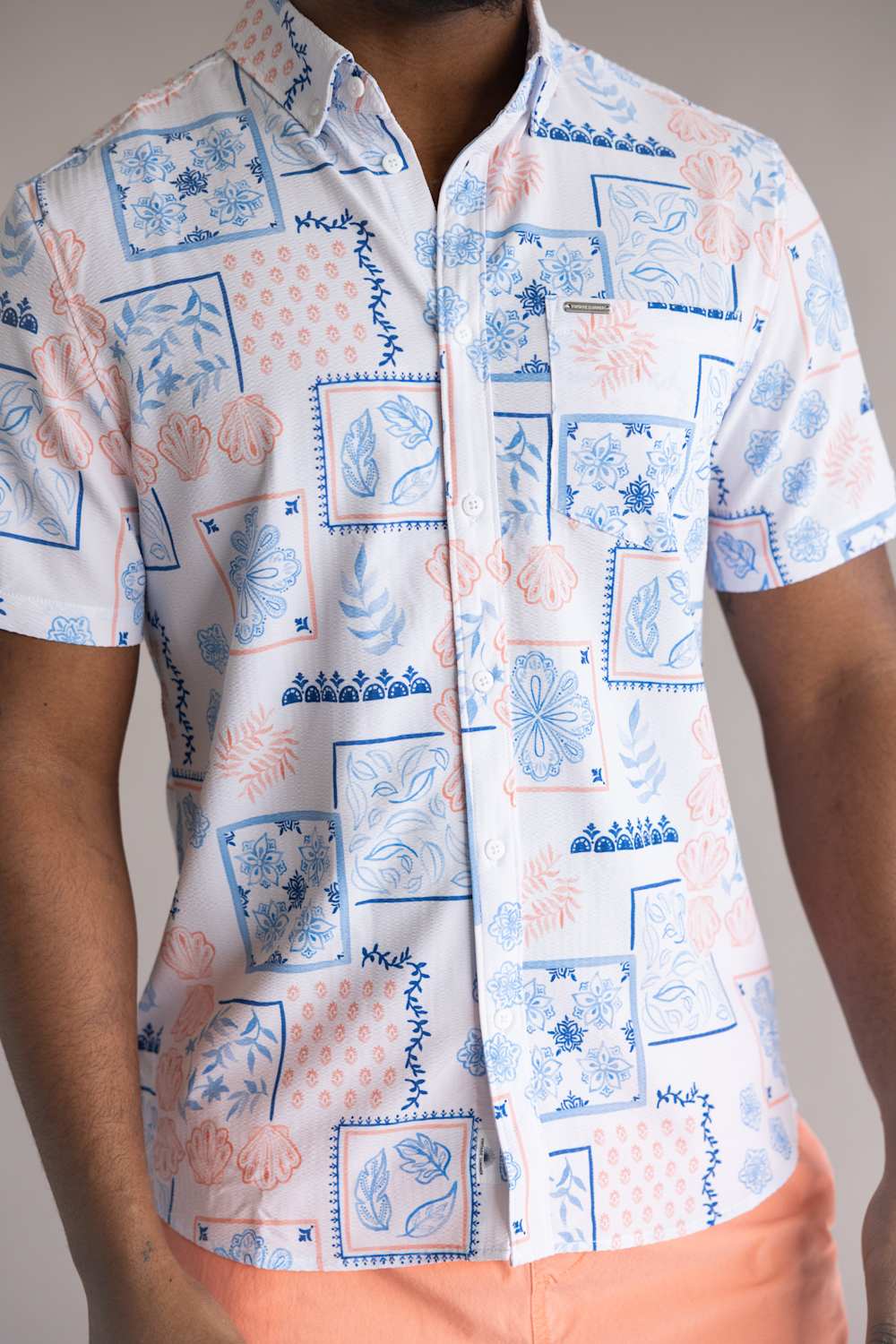 Vintage Summer Seersucker Button Down Shirt for Men in White Shell Print | V81906 WHITE PATCHWORK - Image 3