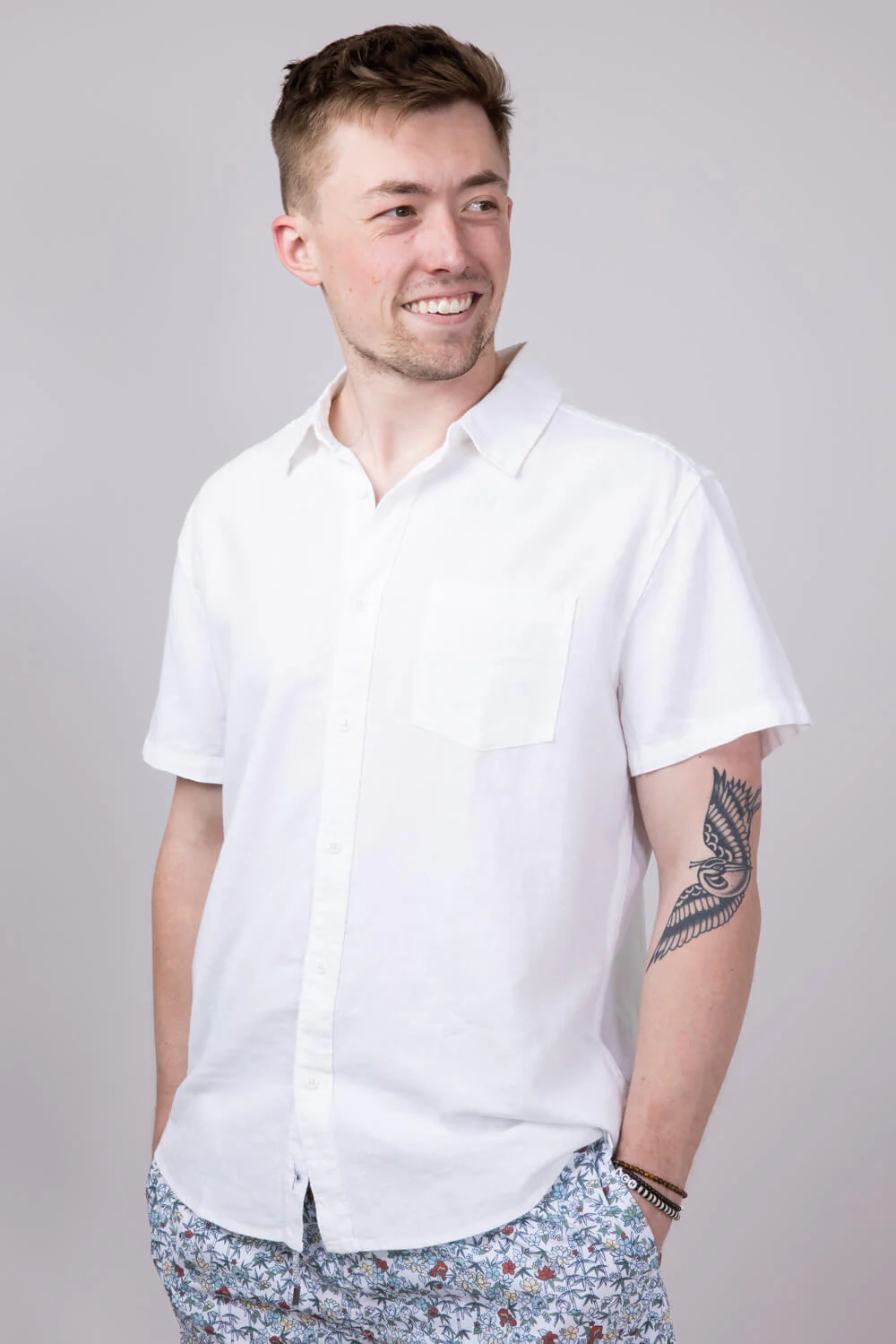 Vintage Summer Short Sleeve Linen Button Up Shirt for Men in White | V62801-WHITE - Image 4