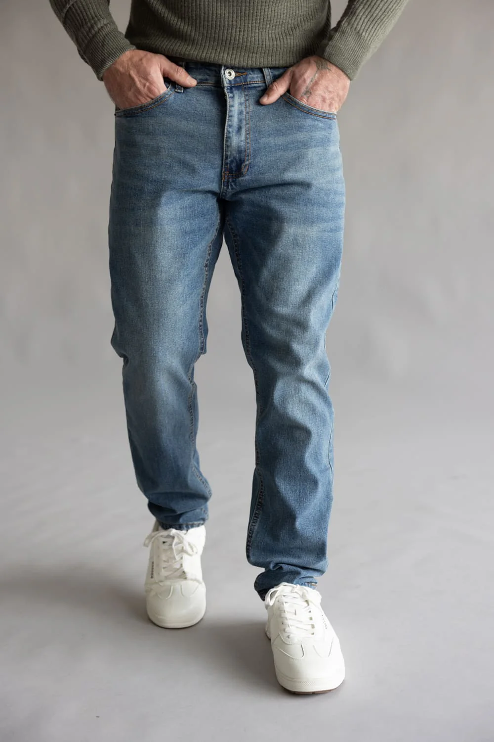 Weatherproof Vintage Athletic Jeans for Men - Image 2