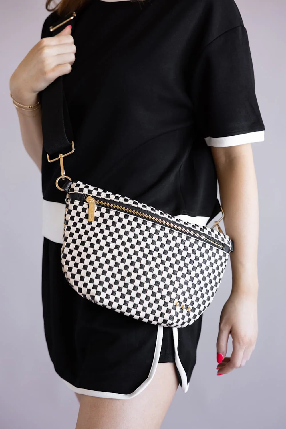Weave Checkered Bag for Women in Black | BAGWESCHKBLK - Image 2