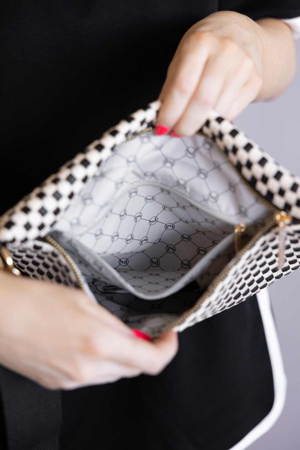 Weave Checkered Bag for Women in Black | BAGWESCHKBLK - Image 4