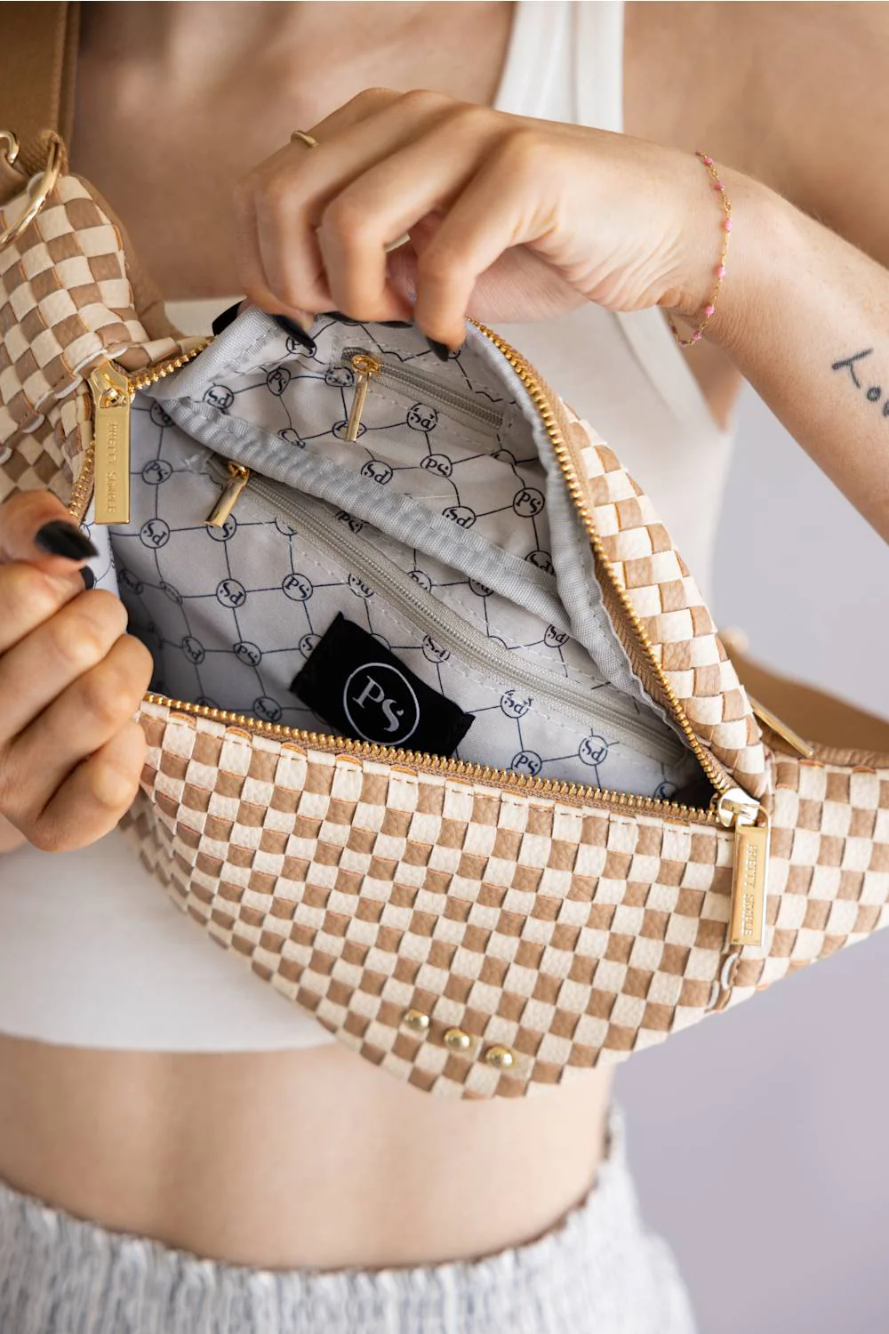 Weave Checkered Belt Bag for Women in Tan | BAG-SUS-WOV-CHKTAN - Image 4