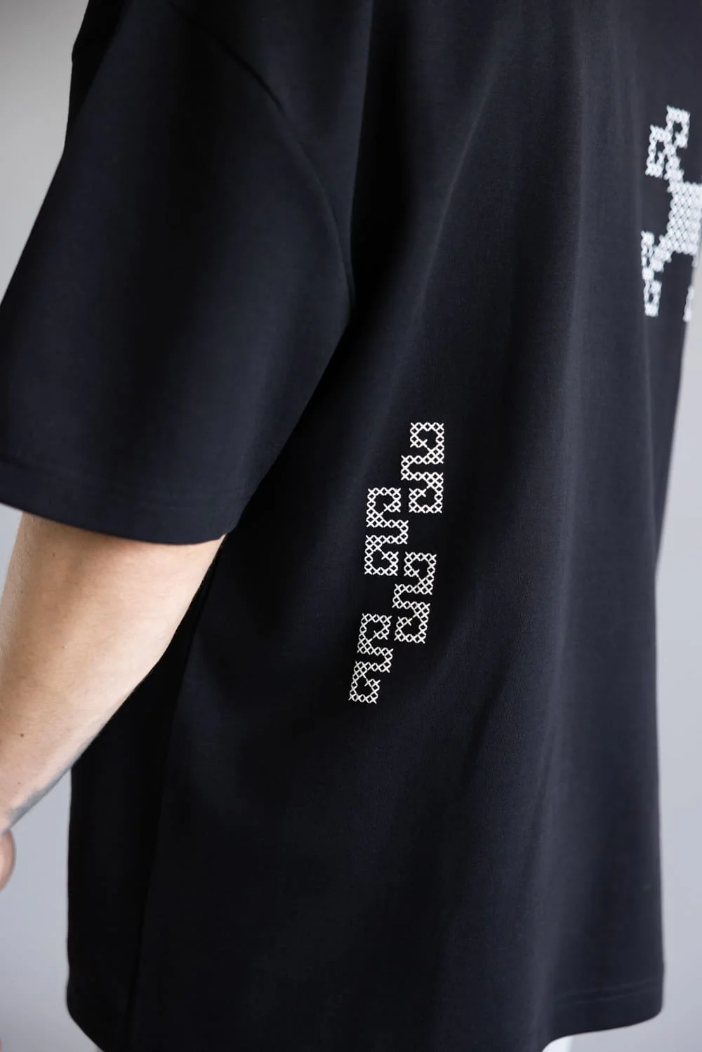 Denim & Flower White Geo Embroidered T-Shirt for Men in Black | CKTS-C492 - Image 3